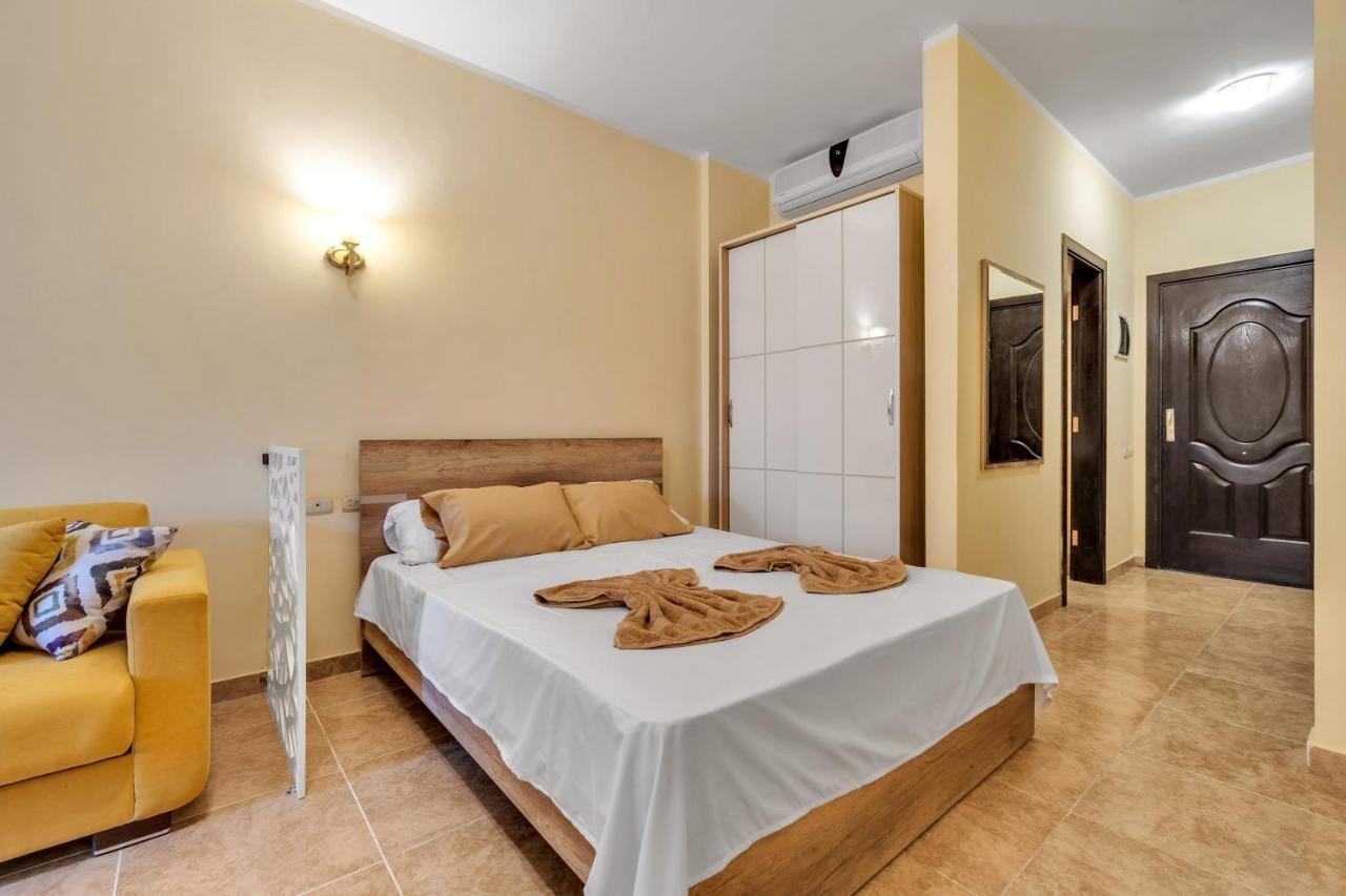 Studia Florenza Khamsin Gurdaka Kültér fotó